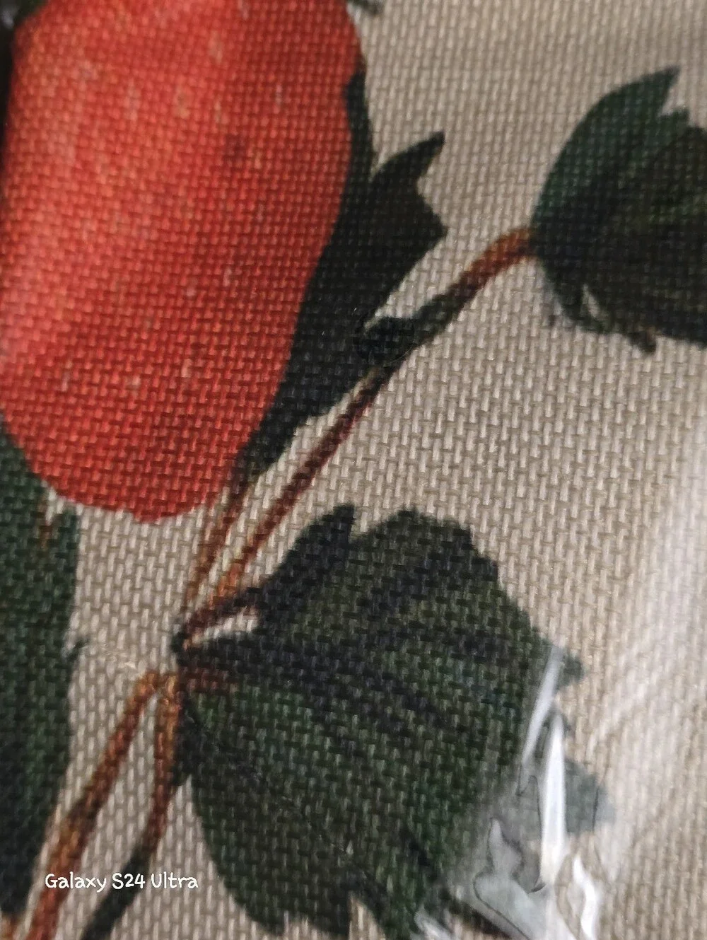 Strawberry 🍓 Decor Table Runner NEW